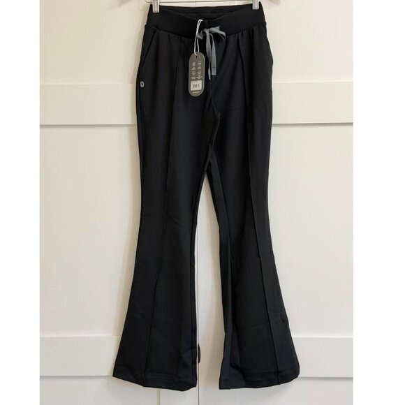 Figs High Waisted Evanston FORMx Skinny Flare Scrub Pants in Black, Size X-Small - Picture 9 of 12